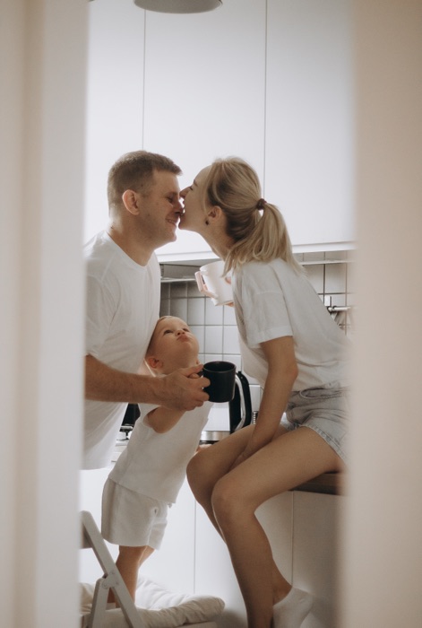 Родина на кухні, кадр з фотосесії